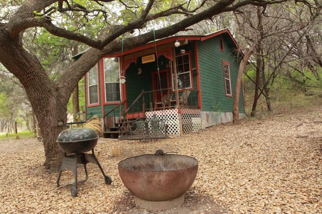 The Victorian Cottage At Creekside Camp & Cabins Marble Falls Exterior photo